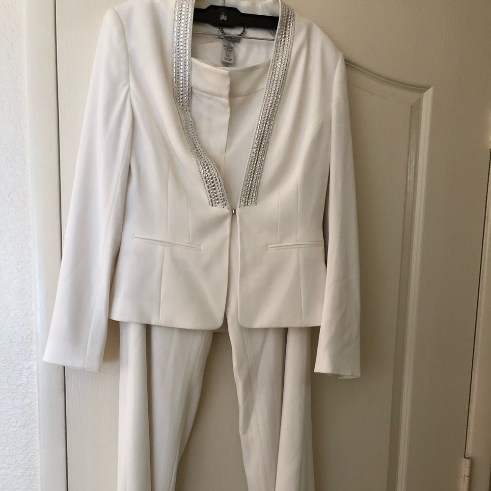 Pant suit